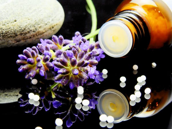 How To Use Aromatherapy To Feel Less Stressed